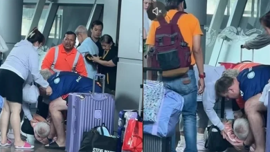 Photo of 暖心 !长者脚卡电扶梯 众人伸手相救