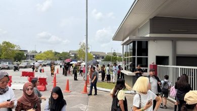 Photo of 携利器闯课室砍老师  学生疑直播行凶