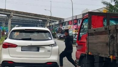 Photo of 怒怼獅城司机还砸车镜 罗里乘客遭警方追查