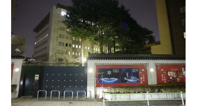 持刀闯中国使馆！日男庭上惊称“神明叫我去谈判”