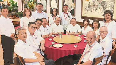 Photo of 10万拨霹火箭元老俱乐部 魏添凤赞倪可敏重情义