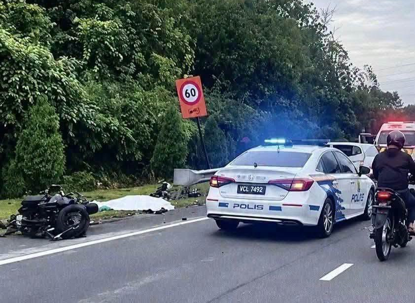 疑弯道路滑失控 轿车撞死2骑士