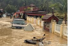 Photo of 邦咯岛闪电大水灾     多处道路中断  土崩