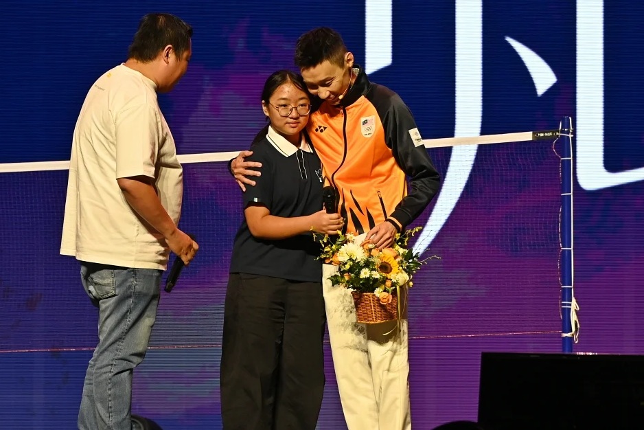 李宗伟办首场演说会提抗癌哽咽难语 12岁心脏有孔女童偕父上台感谢捐款救命之恩