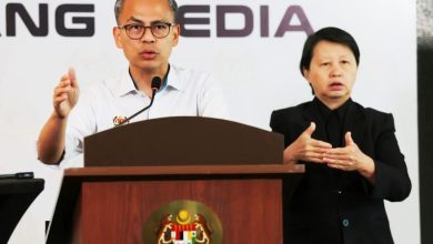 Photo of 【男生挥斧砍女教师】脸书直播暴力事件 法米：通讯委会正调查