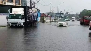 Photo of 午后大雨引发闪电水灾 沙亚南巴生边界道路严重积水