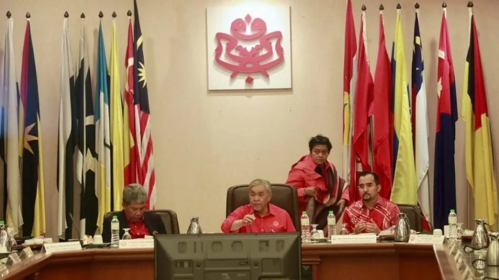 【巫统最高理事会会议】 巫统达致5项议决 确认与伊党国盟征甲选