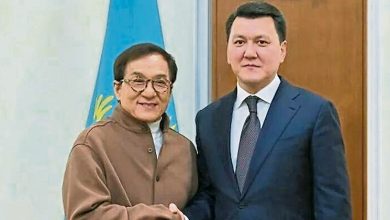 Photo of 成龙《飞鹰计划》现身哈萨克 副总统接见感谢