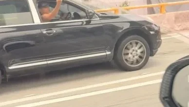 Photo of 保时捷追车逼停危险驾驶 警:追查保时捷卡宴司机