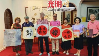 Photo of 上海般若基金会 移赠槟水墨画协会9画作