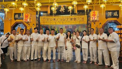 Photo of 《九皇爷》票房破百万 男女主角赴斗母宫谢票
