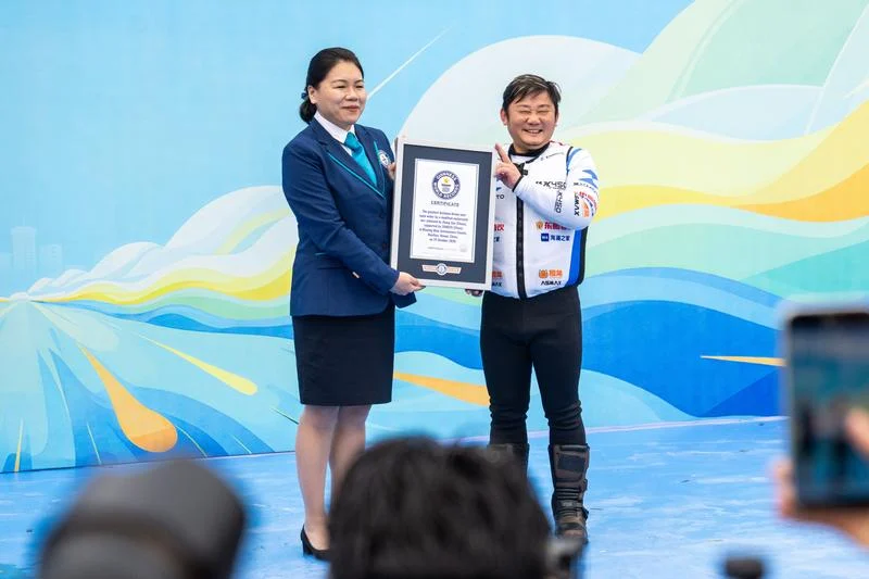 摩哆水上漂40.74公里 张雪在家乡刷世界纪录