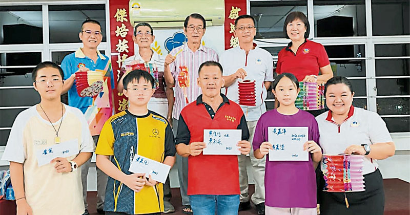 吉玻晋江会馆中秋晚会 1120元颁会员子女