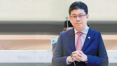 Photo of 潘伟斯：没占公共空间 应说明摊位准证费依据
