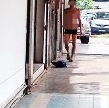 Photo of 失常汉裸身商区走动 商民促当局速采行动